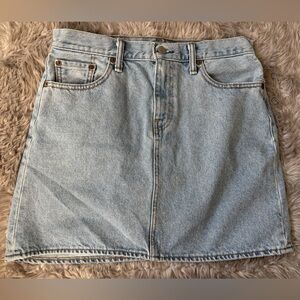 Levi’s denim skirt size 29